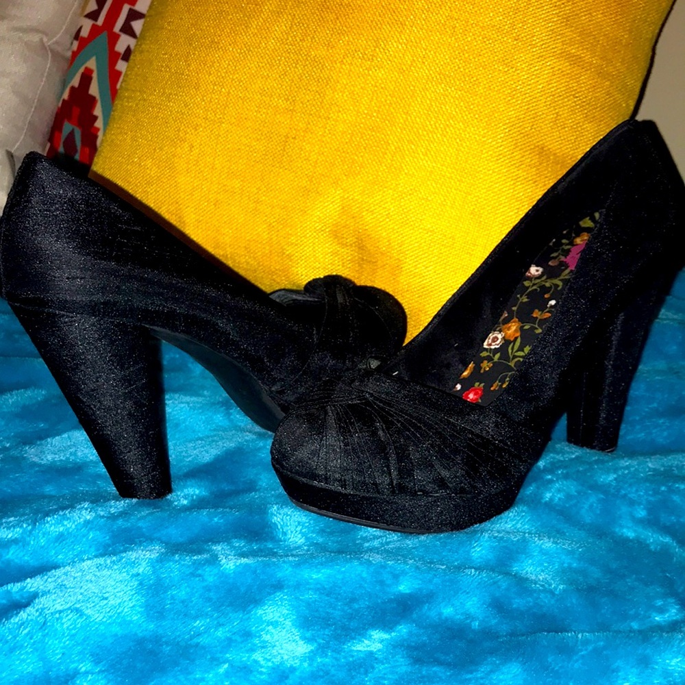 Black thick heels